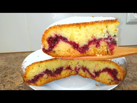 Видео: Вишневый Пирог на Сковороде! Настолько Нежный что Тает во Рту!