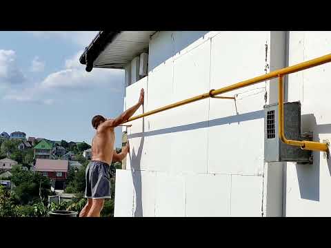 Видео: Реконструкция. Саманный старый дом. Фасад короед.