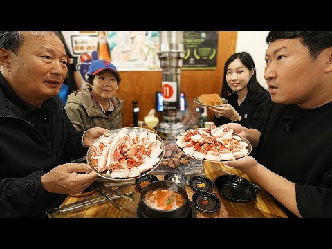 Видео: Мы с родителями пошли поесть какой-нибудь особенный кусок мяса!