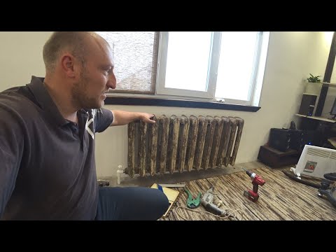 Видео: УЖЕ ХОЛОДНО - ДЕЛАЮ В ДОМЕ ОТОПЛЕНИЕ - СТАВЛЮ ЧУГУННЫЕ БАТАРЕИ И КОТЁЛ