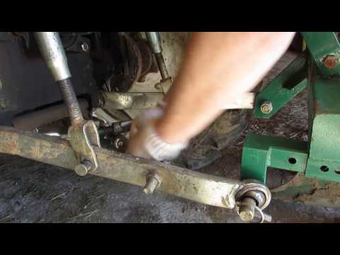 Видео: Трактор Синтай 220 настройка плуга