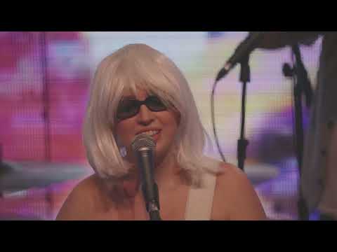 Видео: Комсомольск – Чёрные очки (Live @ GIPSY 2022)
