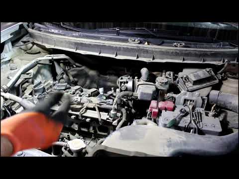 Видео: Замена свечей зажигания на Ниссан Х трейл 2014 года Nissan X TRAIL 2,0