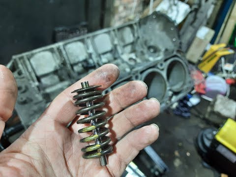 Видео: Дефектовка мотора Mercedes M273 после разрушения впускного коллектора - оборвало тарелку клапана