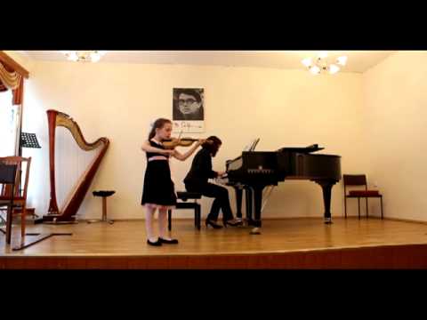 Видео: Валерия Сапкевич-Г.Мари-Ария в старинном стиле