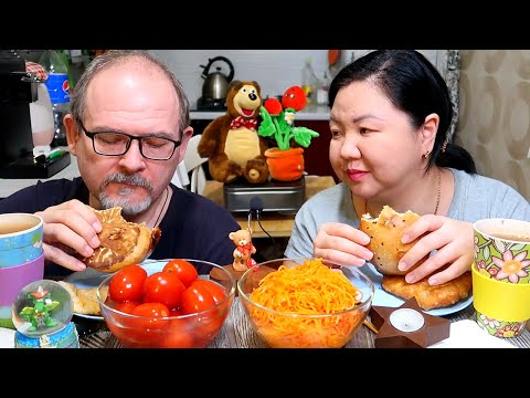 Видео: Мукбанг Самса тандыр / Кто мы по зодиаку и какие по характеру. Что в Москве интересного? / Mukbang