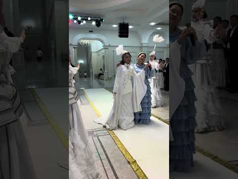 Видео: Жеңгесінің қызды алып шығуы. Қыз ұзату