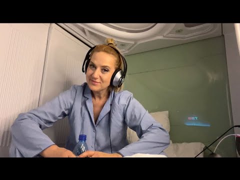 Видео: Поехала встречать новый год в одиночестве в Таллин. Ночевка в космическом корабле.