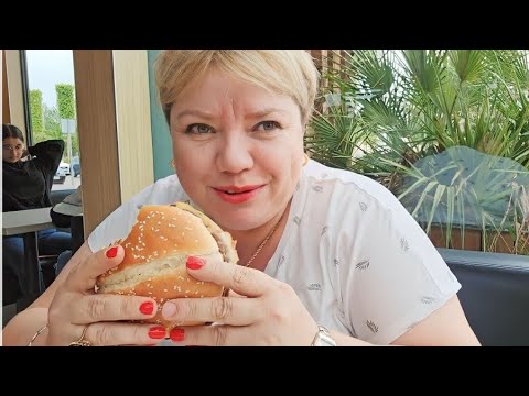 Видео: МУКБАНГ🍽 ВИДЕО НЕ ДЛЯ СЛАБОНЕРВНЫМ.Жратва из МсDonald's. MUKBANG💥 BURGER DE McDonald's es una bomba