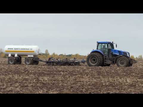 Видео: NEW HOLLAND T8 410  на внесении аммиака в почву.