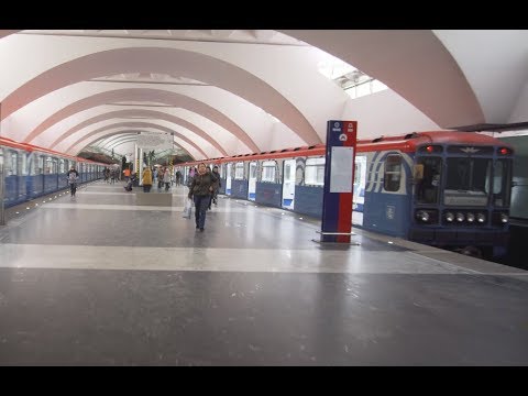 Видео: Russia, Moscow, metro ride from Зя́бликово to Шипи́ловская