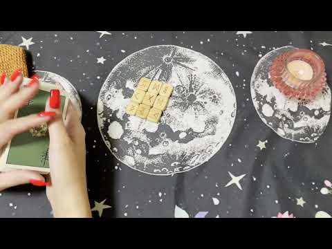 Видео: Его мысли, чувства, действия. Гадание на рунах