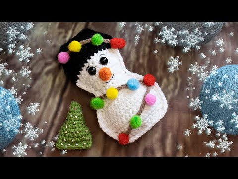 Видео: ⛄️❄️САМЫЙ НАРЯДНЫЙ СНЕГОВИК КРЮЧКОМ ⛄️ НОВОГОДНЯЯ ИГРУШКА / МК для начинающих