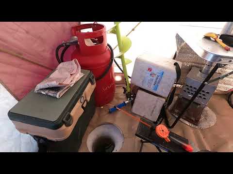 Видео: Остались одни. Сумасшедшая рыбалка на Чанах! Наконец то повезло ! Карась под водой, дорога, люди.