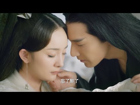 Видео: Спустя 3 года она взяла сына поклониться мужу, лежащему в хрустальном гробу. Он проснулся