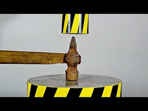 Видео: ГИДРАВЛИЧЕСКИЙ ПРЕСС ПРОТИВ СОВЕТСКОГО МОЛОТКА