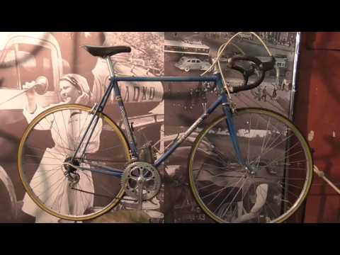Видео: Экспозиция "Велоретро" в музее транспорта.