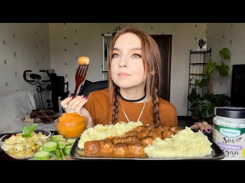 Видео: Мукбанг | Фрикадельки в сливочно-томатном соусе, пюре, капуста | Mukbang / Meatballs, puree, cabbage