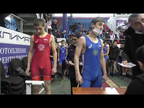 Видео: Взвешивание борцов до 45 и 55 кг.