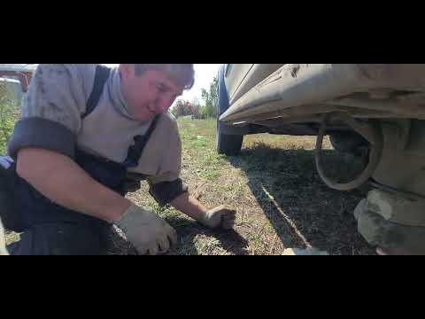 Видео: Монтеро Спорт 1 , снятие бака и замена бензонасоса. Часть 2