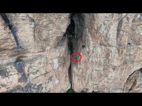 Видео: В расщелинах скалы скрываются останки загадочного китайского племени.