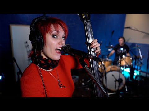 Видео: Nina Garnet - Живу на удачу (live в студии Sound Pit Лыткарино 08.12.2024)