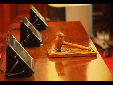 Видео: В Улан-Удэ потерпевшими по громкому делу о сиротских «бараках» проходят более 200 человек