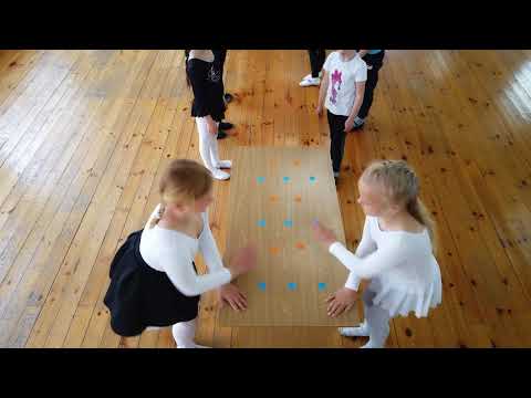 Видео: игра для развития ритма