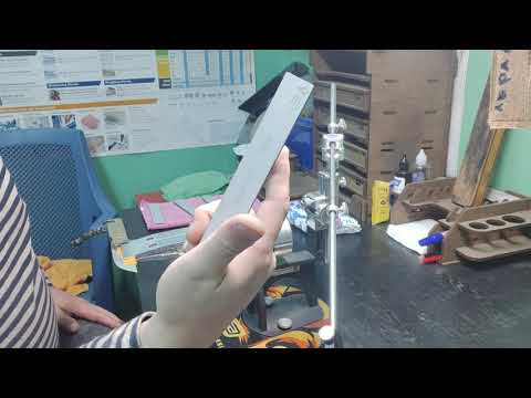 Видео: Тест брусков ОМК Венёв. 9Cr18MoV 61HRc.
