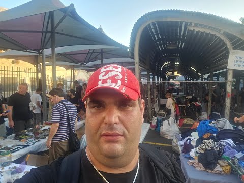 Видео: Много всего интересного на барахолке города Яффо.