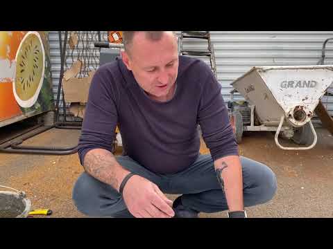 Видео: Ускорители схватывания бетона. Демонстрация процесса и работа с ними..