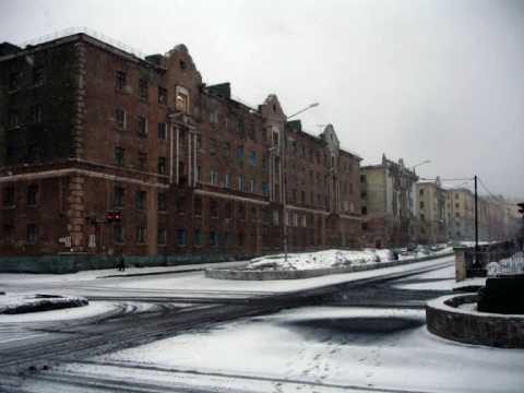 Видео: Ёлочные игрушки и Андрей Родионов - Архитектура