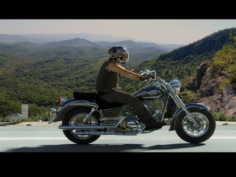 Видео: Ветер с океана. Крутейший клип, где байк летит в пропасть,а байкер становится орлом!!!