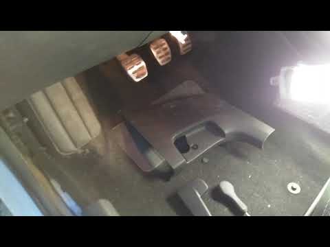 Видео: Установка подсветки ног на ФВ Поло седан.