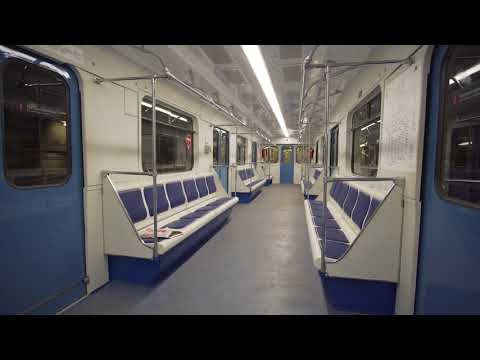 Видео: Russia, Moscow, metro night ride from Селигерская to Тру́бная
