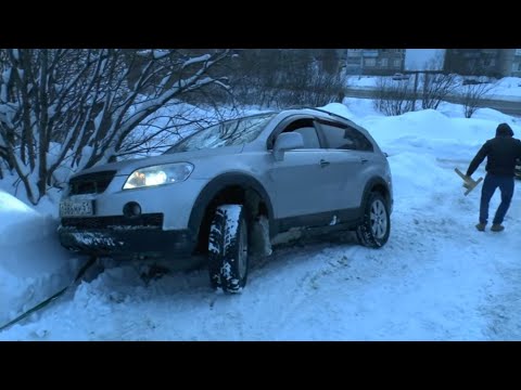 Видео: Chevrolet Captiva, Porsche Cayenne и Toyota Rav 4 кто заедет в Гору?