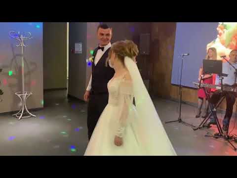 Видео: перший танець. Експрес постановка танцю за 2 год. Львів. Melovin - Вітрила