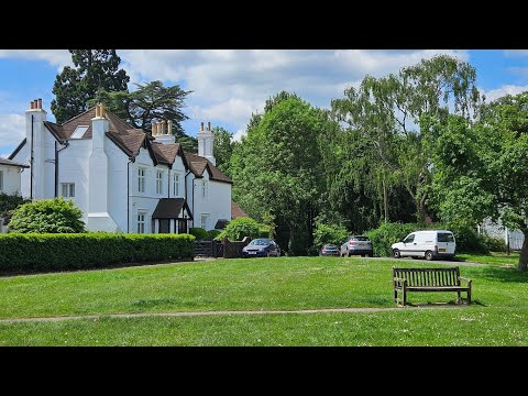 Видео: Брокъм (Brockham, Surrey) - едно китно английско село