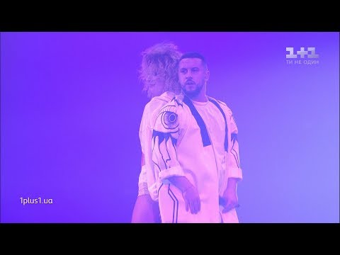Видео: MONATIK – Кружит. Live Show "ВІТАМІН D"