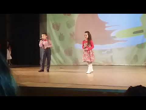 Видео: Никол и Живко - "Дядо Коледа слиза в града"