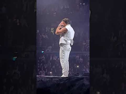 Видео: Лилии - JONY, VTB Arena 28.10.2023