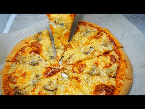 Видео: Настоящая ПИЦЦА ЧЕТЫРЕ СЫРА на ТОНКОМ тесте ВКУСНЕЕ Я НЕ ПРОБОВАЛА! #пиццасамаявкусная#пицца