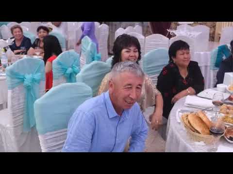 Видео: Уйгурский тамада говорит на английском )))