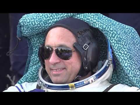 Видео: Экипаж корабля «Союз МС-19» благополучно вернулся на Землю