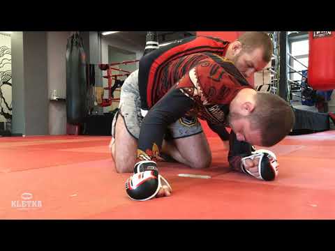 Видео: Контрмеры против выседа противника в ММА | Борьба в партере | Контроль противника и контратака