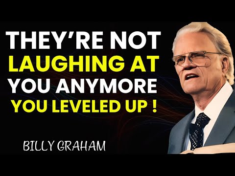 Видео: Те же люди, которые издевались над вами, теперь будут вас уважать