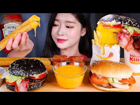 Видео: ASMR * Вечеринка Бургер Кинг 💛 Популярное меню Burger King! Гиннесс и креветки Whopper ★ MUKBANG