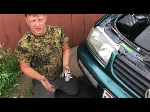 Видео: VW B4 замена насоса гидроусилителя.VW B4 power steering pump replacement