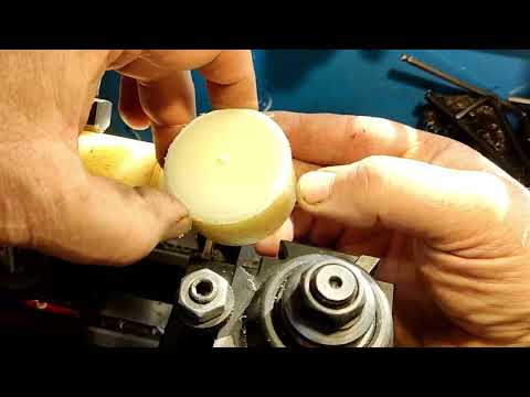 Видео: Новая пробка для бензоканистры