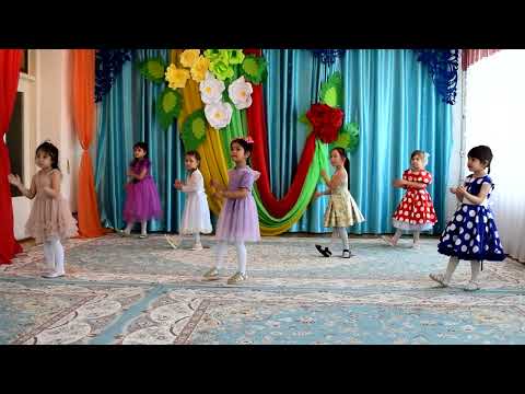 Видео: Танец "Детки конфетки"